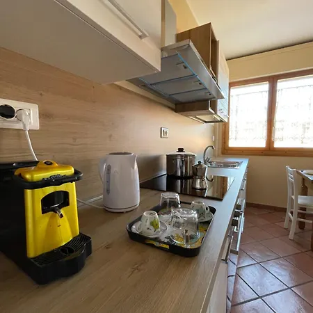 Lägenhet Anagnina Rom